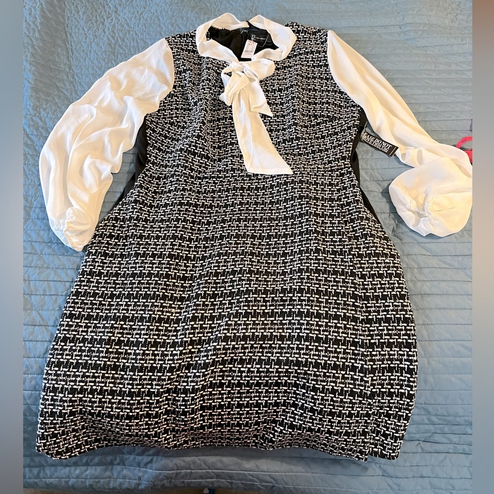 Beautiful Tweed Dress NWT Perfect for Work